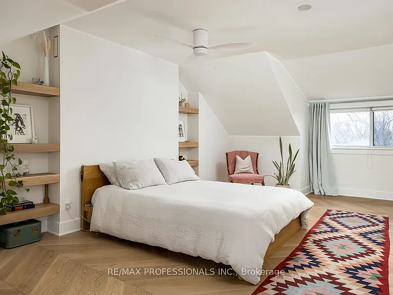 1381 Lansdowne Ave — Photo 30