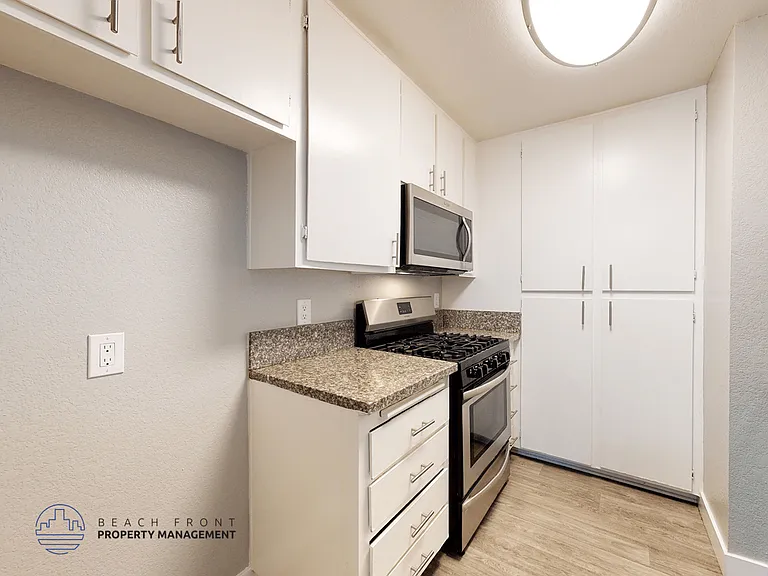 7950 Howe St. — Photo 26