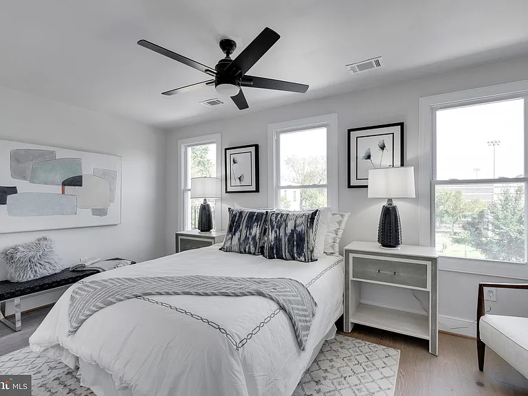 1323 Childress St NE — Photo 17