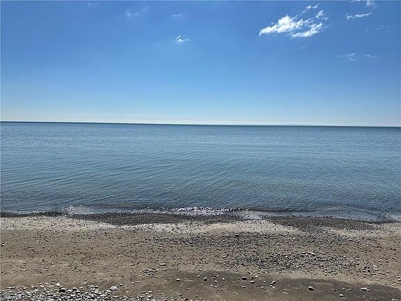3rd image of 2483 N Shore Dr