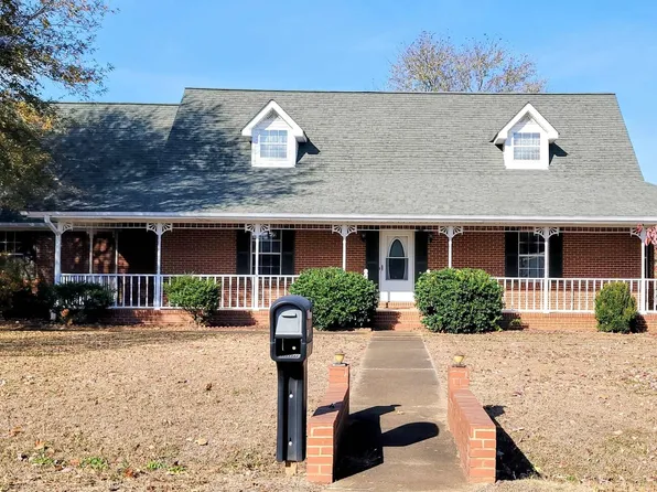 608 Eastman Ave, Tuscumbia, AL 35674