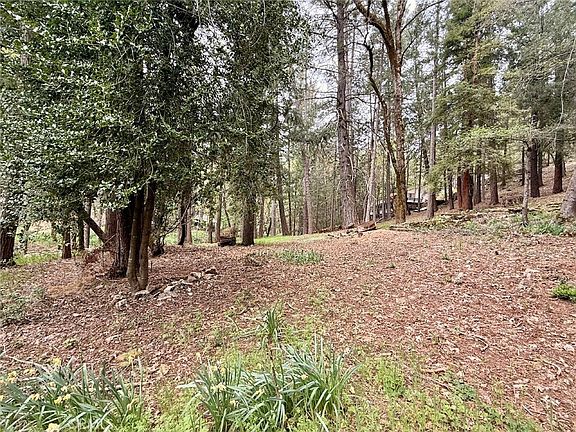 4th image of 15905 Rainbow Dr #17