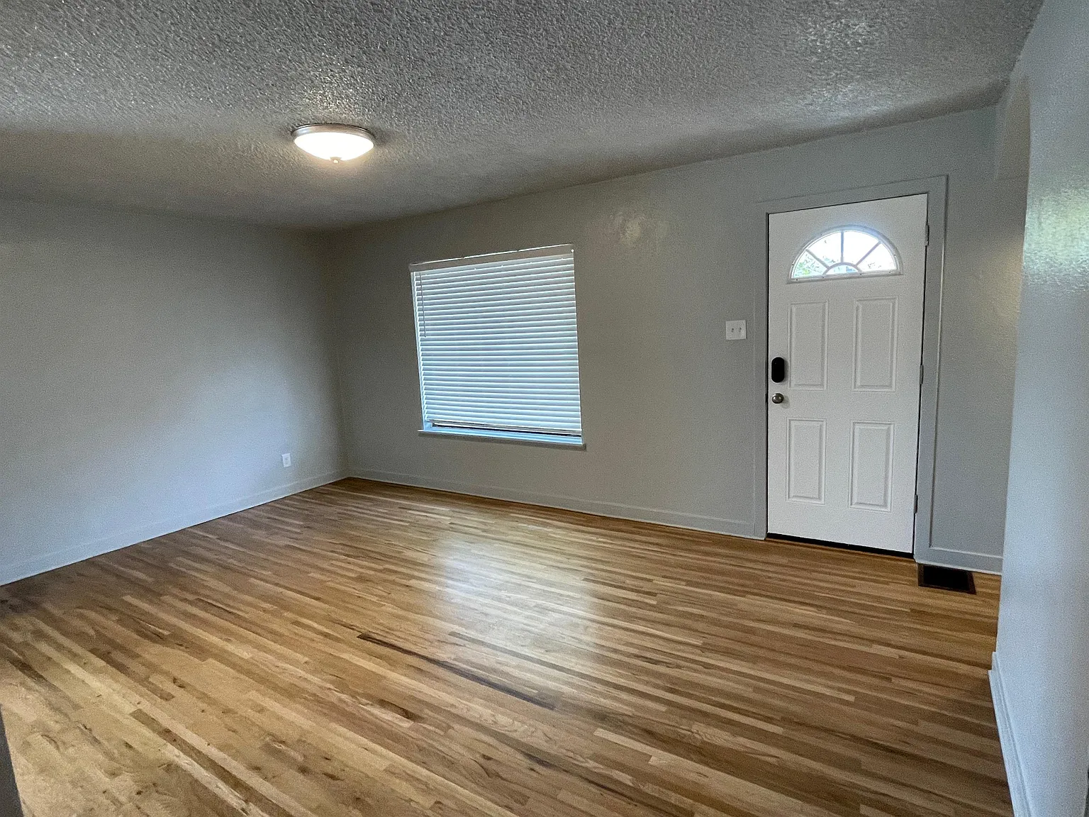 619 South 10th Avenue - 1 — Photo 4