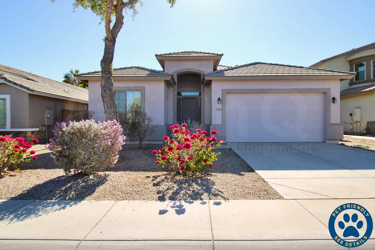 3 bed, 2.0 bath, 1863 sqft, $1,699 — Photo 1