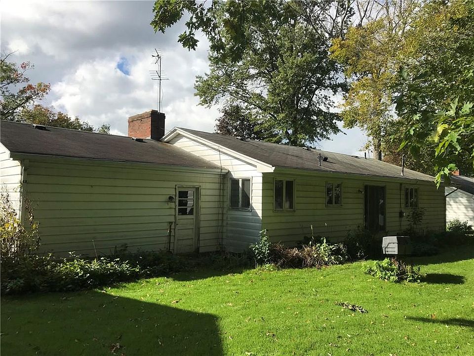2nd image of 3217 Suburban Ln