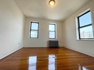 43-23 165th St #2B, Flushing, NY 11358