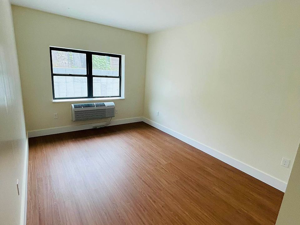 2nd image of 2070 Honeywell Ave #6E