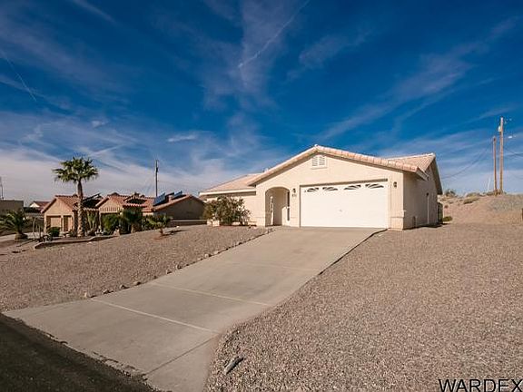 3rd image of 3711 Beachview Dr