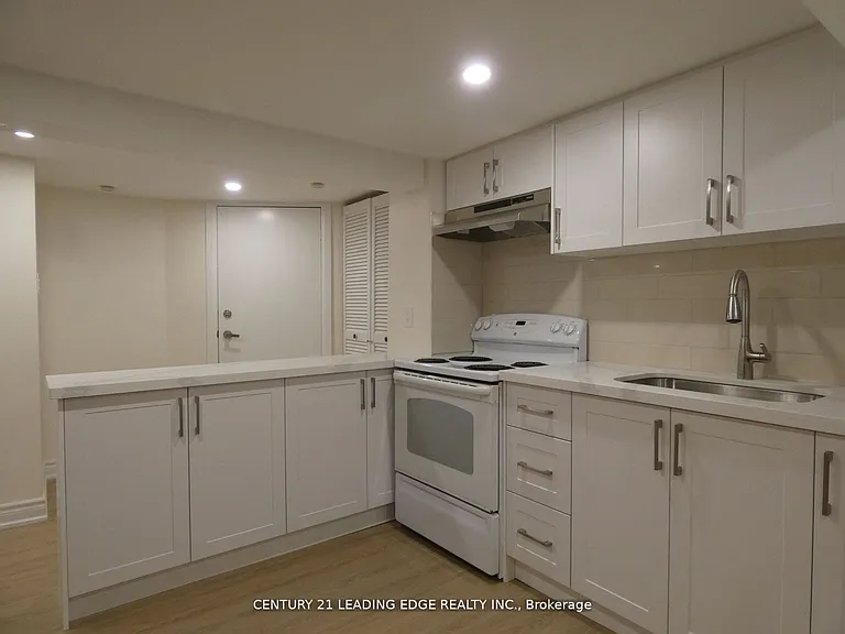 26 Scotswood Rd #LOWER — Photo 22