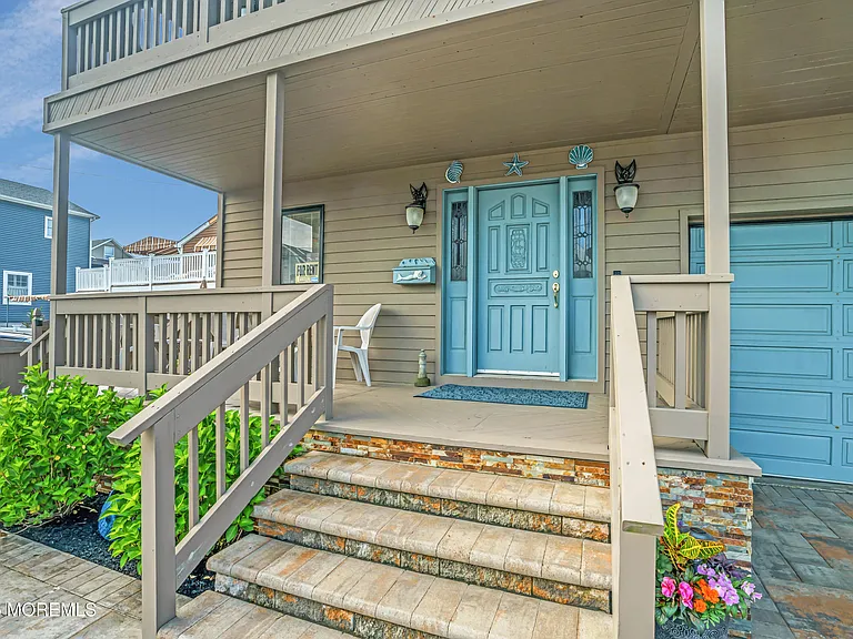 8 Ortley Ave — Photo 8