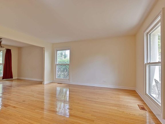 4th image of 80 Julie Ln