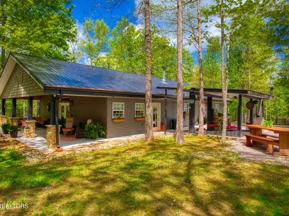 240 Crockett Creek Dr, Jamestown, TN 38556