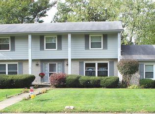 30183 Club House Ln, Farmington Hills, MI 48334