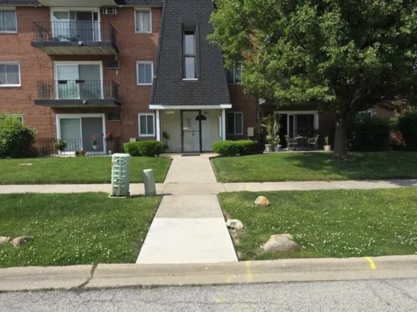 12850 Crestbrook Ct APT 3, Crestwood, IL 60418