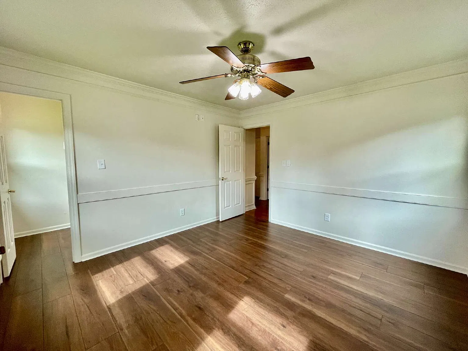 4 bed, 5.0 bath, $2,300 — Photo 4