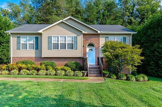 1st image of 9 Granite Creek Dr