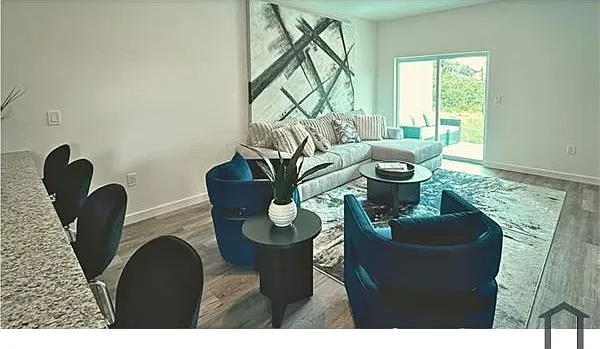3 bed, 1900 sqft, $2,500 — Photo 4