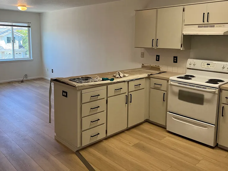 1228 NE 84th Ave #4 — Photo 2
