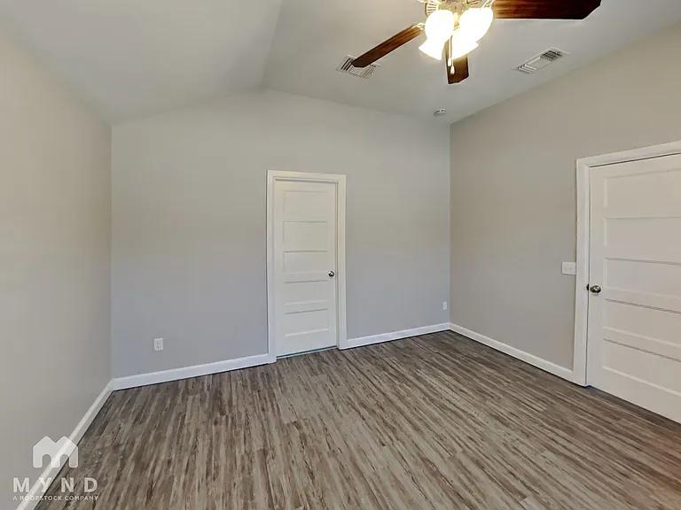 1003 Merlin Dr — Photo 11