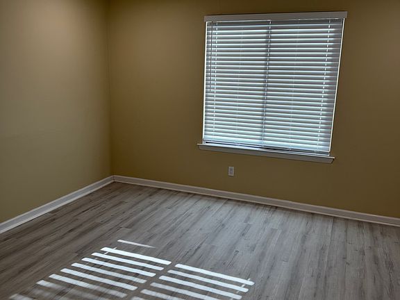 3rd image of 2707A Sussex Ct #A