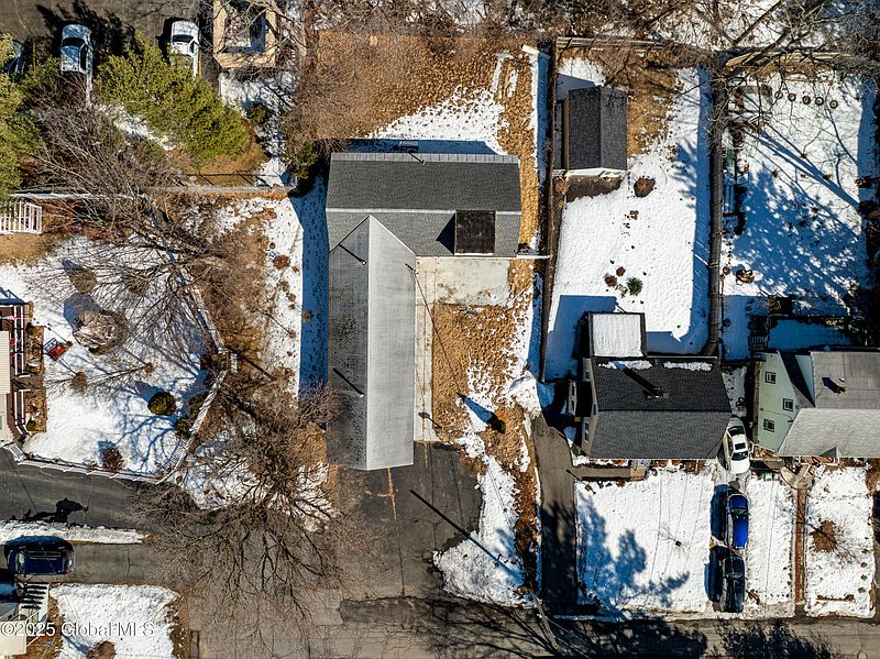 5th image of 23 Pinehurst Road