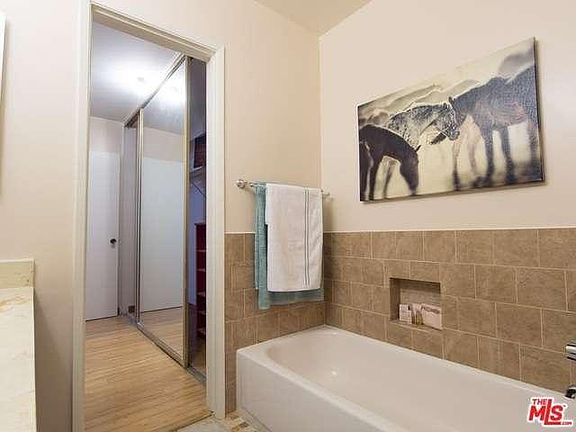 3rd image of 11656 Montana Ave APT 207