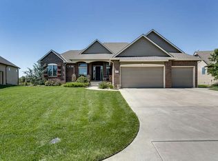 3221 N Flat Creek St, Wichita, KS 67205