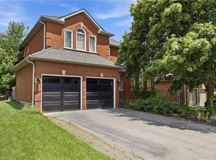 131 Huntingwood Ave, Hamilton, ON L9H 6X5