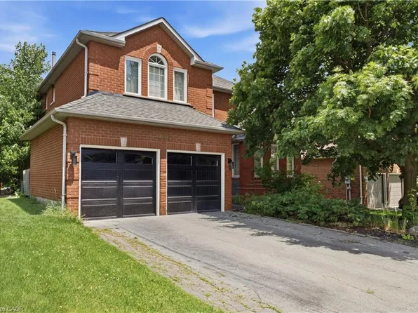 131 Huntingwood Ave, Hamilton, ON L9H 6X5