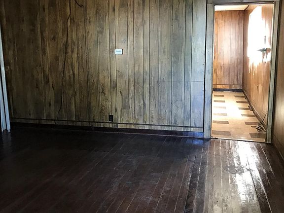 4th image of 2107 Saint Xavier St