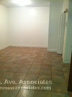1 Barrows St #B — Photo 3