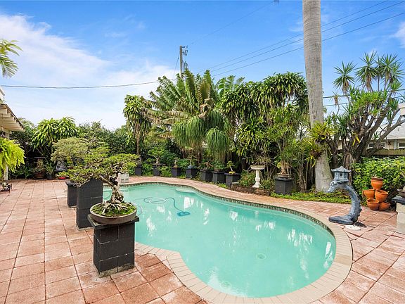 2nd image of 3481 SW 18th Street