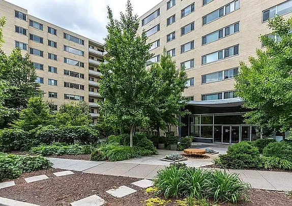 4600 Connecticut Ave NW #717 — Photo 2