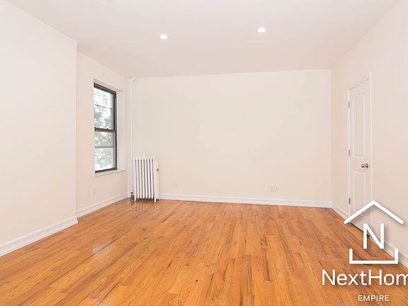 4th image of 2450 28th St APT 2F