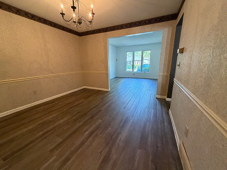 2405 Whitechapel Dr — Photo 15
