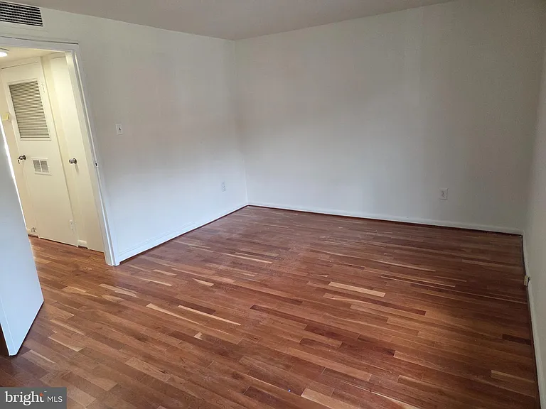 10432 Rockville Pike #301 — Photo 13