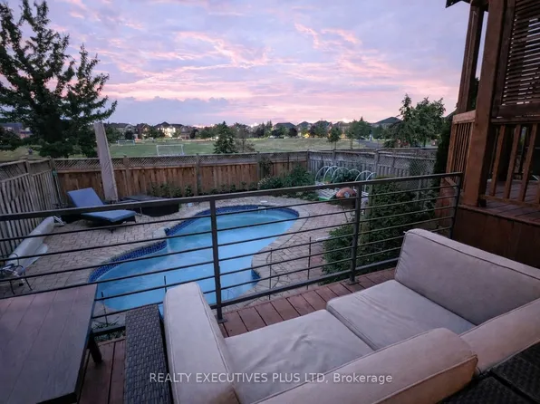 3113 Owls Foot Dr, Mississauga, ON L5M 6T8