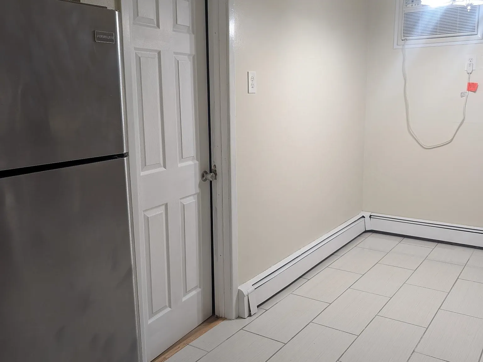 Studio, $2,100 — Photo 2