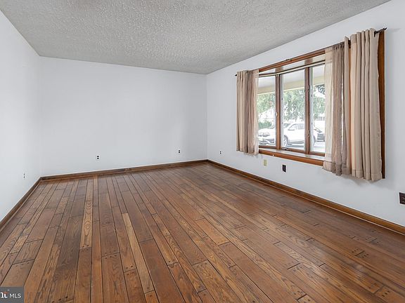 3rd image of 2317 Washington Ave