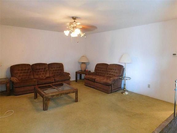 4th image of 1414 Chinook Dr