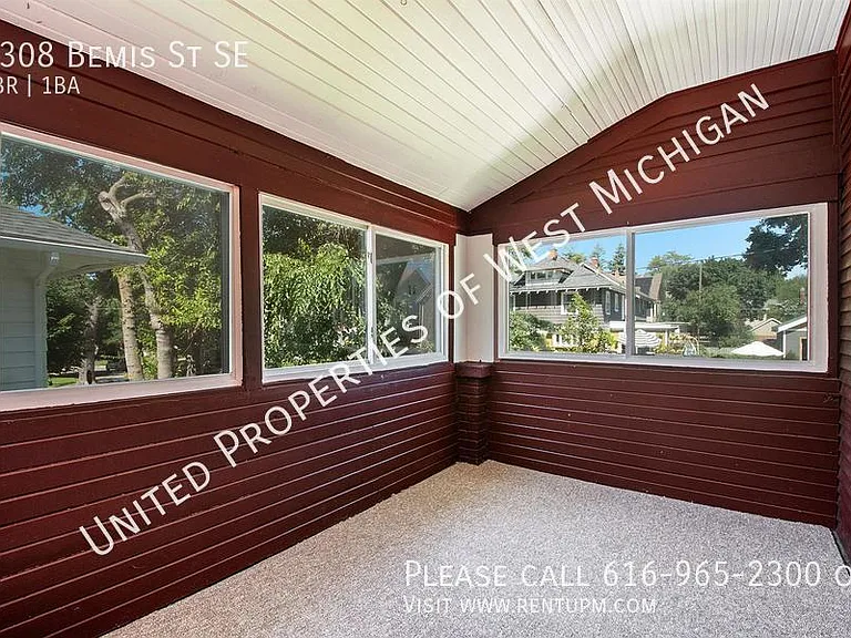 1308 Bemis St SE — Photo 9