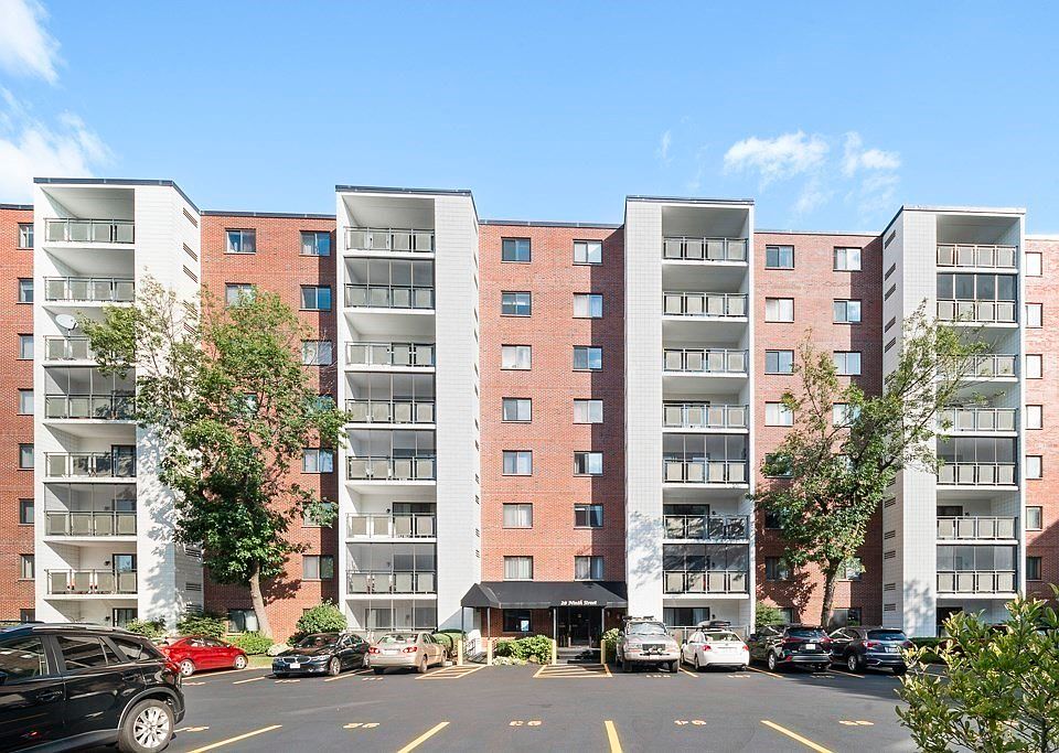 2nd image of 28 9th St APT 406