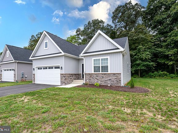 3rd image of 212 Danfield Dr