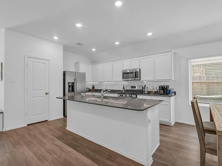 1413 Cantabria Ct — Photo 7
