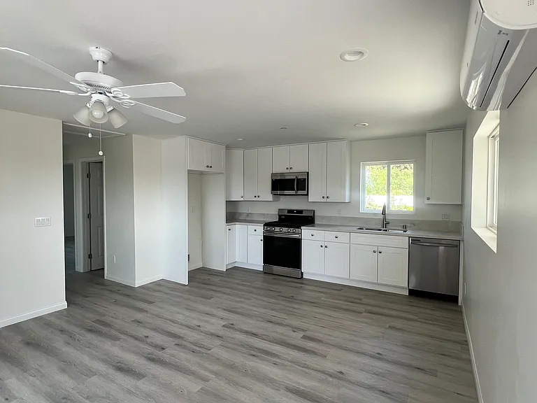 11154 Aster St — Photo 2