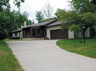 2815 W Brookside Dr, Peoria, IL 61615