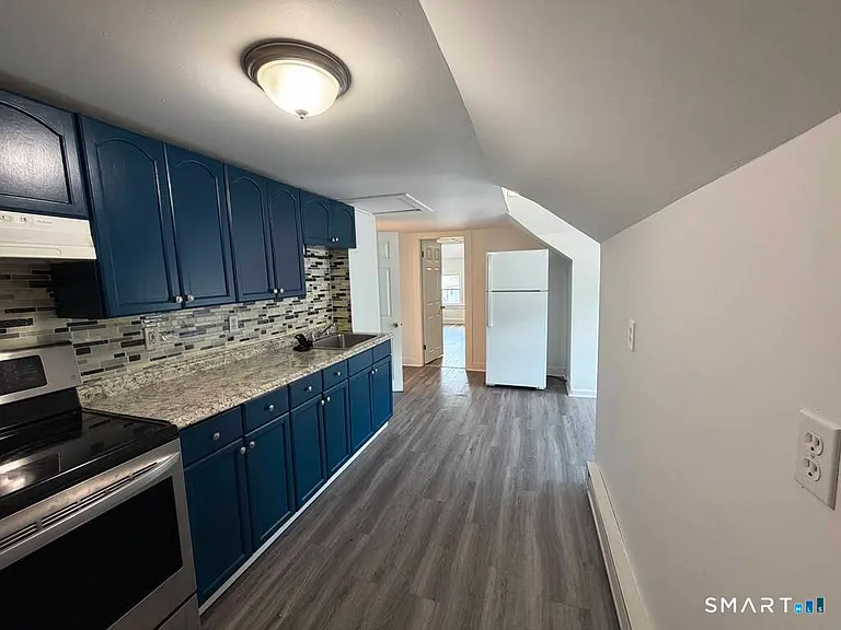 9 Forest Ave — Photo 4