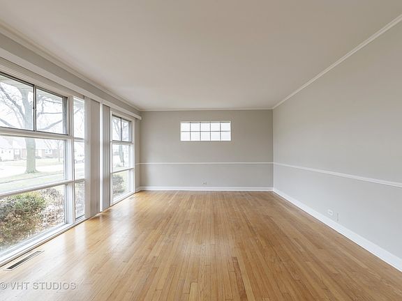 2nd image of 802 N Kennicott Ave