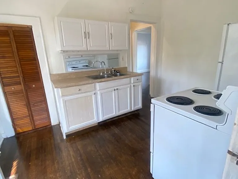 1014 W Rich Ave — Photo 8
