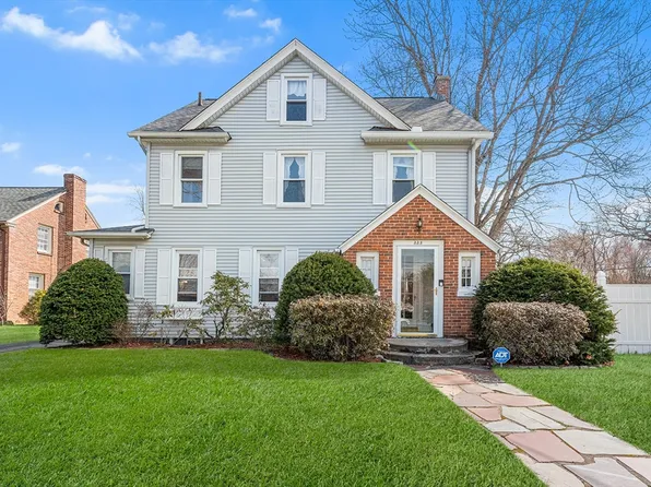 225 Gillette Ave, Springfield, MA 01118